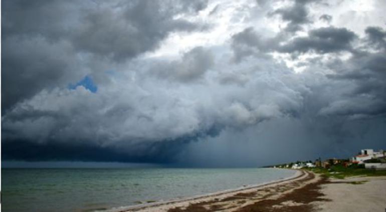 Surge Aletta, primera tormenta tropical del Pacífico, frente a&nbsp;Jalisco