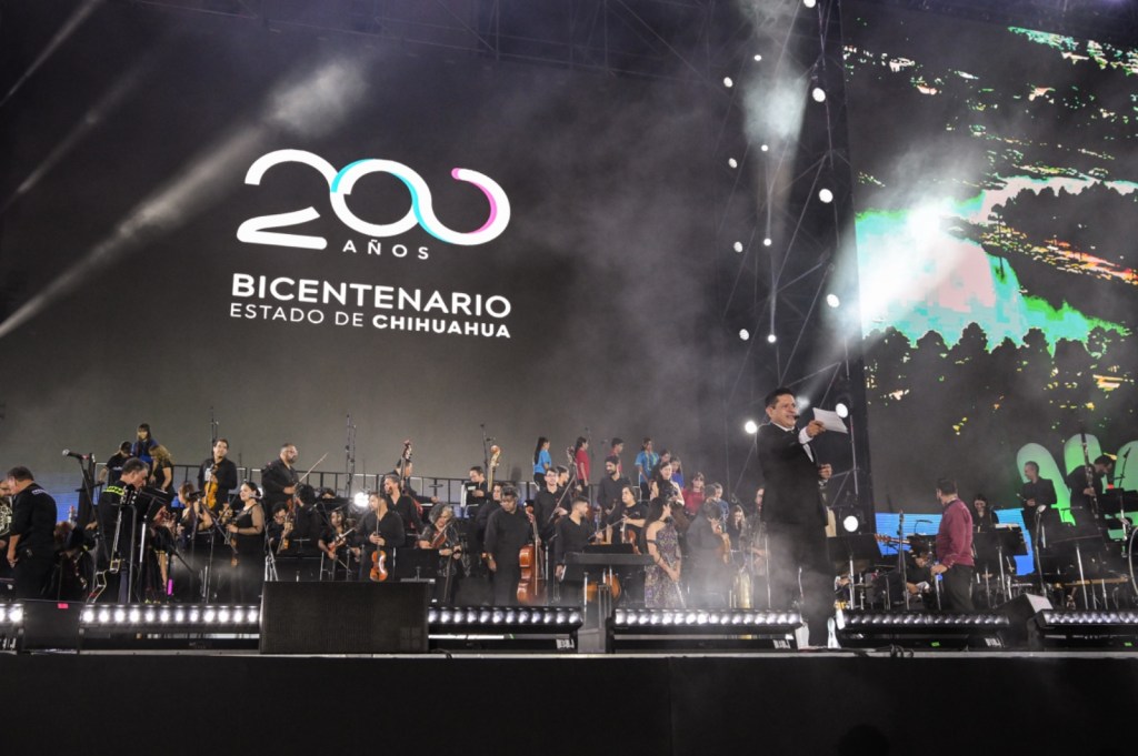 Celebran cerca de 20 mil personas el Bicentenario del Estado de&nbsp;Chihuahua