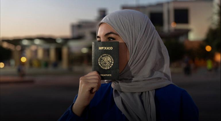 Rechazan pasaporte a chihuahuense con hiyab… escala a la Suprema&nbsp;Corte