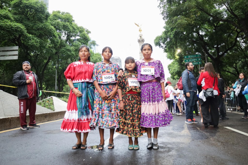 Orgullo Rarámuri en CDMX: Destacan jóvenes en la Segunda Gran Carrera “Vamos juntas y juntos hacia la&nbsp;meta”
