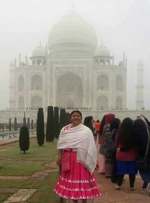 La joven Silvia Orozco, mujer Rarámuri, se encuentra en el país de La India, en Asia, aprendiendo nuevas tecnologías qué traerá a Chihuahua, para beneficio de su pueblo y su&nbsp;etnia.