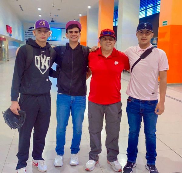 Yamil Rafael Torres Torres y Diego Sebastián Morua, ambos de Parral a la Academia Harp&nbsp;Helu