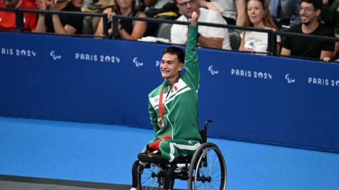 Ángel Camacho, paranadador mexicano, gana medalla de bronce en Juegos Paralímpicos París&nbsp;2024