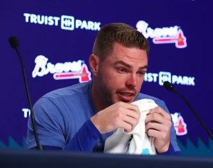 LLORA FREEMAN EN SU REGRESO A LOS&nbsp;DODGERS