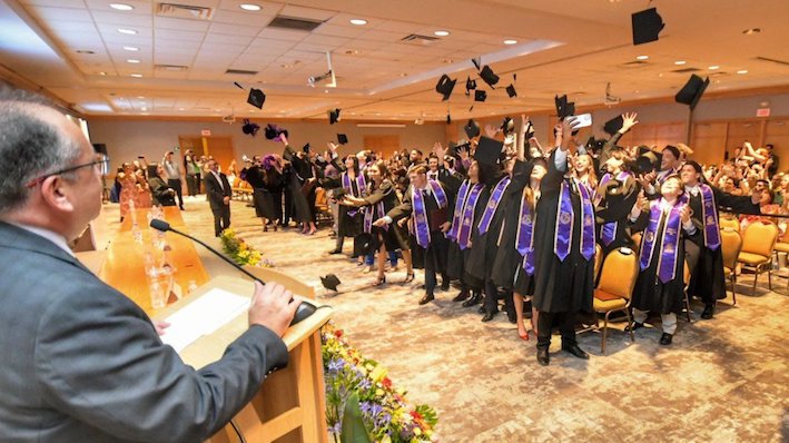 Se gradúan 64 alumnos de licenciatura y posgrado de la Facultad de Ciencias de la Cultura&nbsp;Física