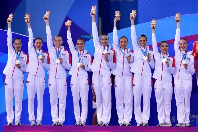 PASAN A EQUIPO MEXICANO DE NATACIÓN ARTÍSTICA A PRIMERA CLASE EN VUELO A PARÍS&nbsp;2024