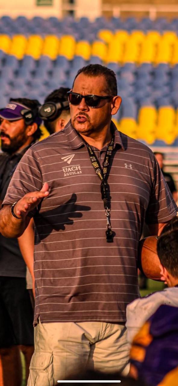 JAVIER TREVIZO ENTRENADOR DEL AÑO DE ONEFA EN LA CONFERENCIA&nbsp;NACIONAL