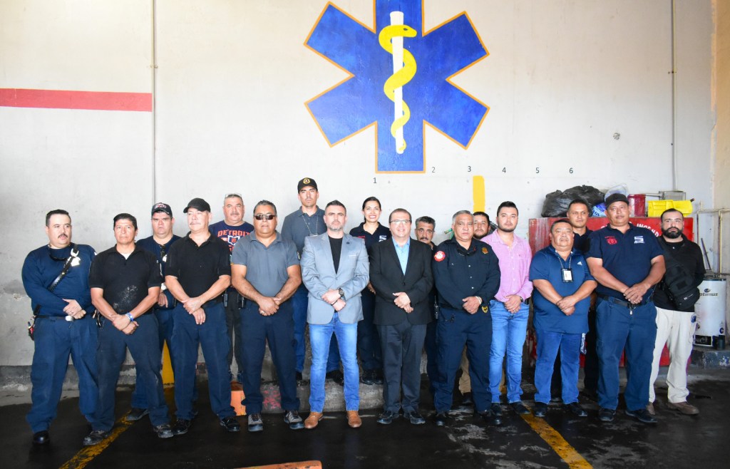 El Alcalde “Chava” Calderón toma protesta a Pedro Rodríguez como Comandante de Bomberos de&nbsp;Parral