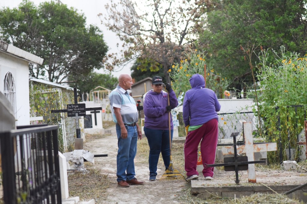 Servicios Públicos inicia trabajos de limpieza en Panteones&nbsp;Municipales.