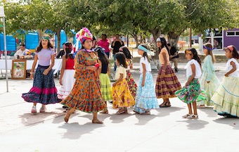 Fortalecen tradiciones y costumbres de 155 jóvenes indígenas&nbsp;migrantes