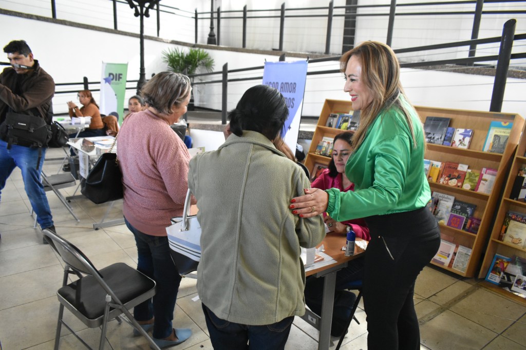 «Vamos a darle un trato digno, humano y cordial a los beneficiarios de las despensas del DIF»: Nora&nbsp;Calderón