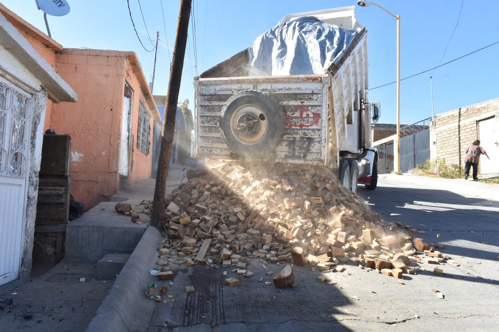 Alcalde Chava Calderón ordena entrega emergente de leña en comunidades del Venadito y San&nbsp;Andrés