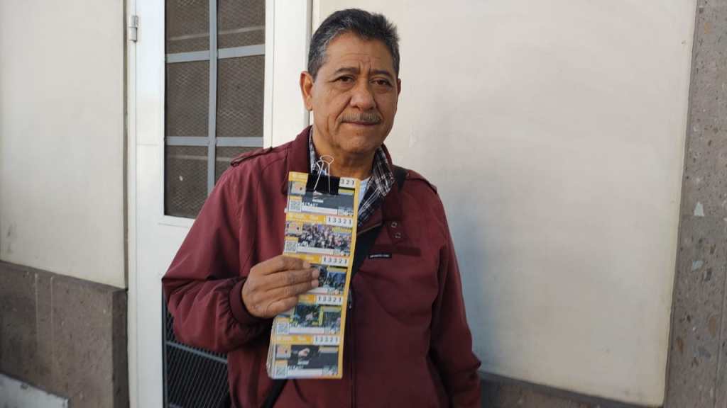 Ignacio Minjares: Más de 50 años vendiendo sueños en forma de billetes de&nbsp;lotería