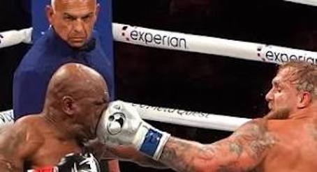 Jake Paul le perdona la vida a Mike Tyson, en una de las peores peleas del&nbsp;año