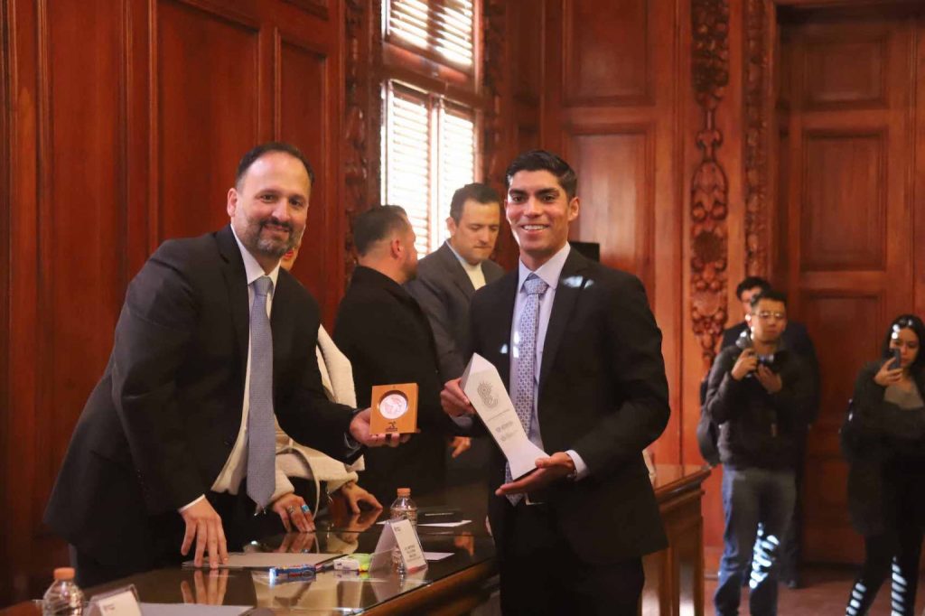 Galardona Gobierno del Estado a Andrés Olivas e Isaac Rojas con el Premio Estatal del Deporte&nbsp;2024