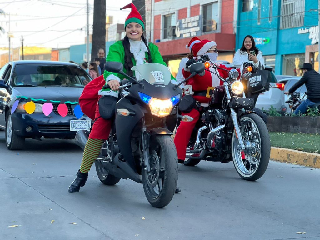 Con gran éxito el Gobierno de Parral llevó a cabo el Desfile&nbsp;Navideño