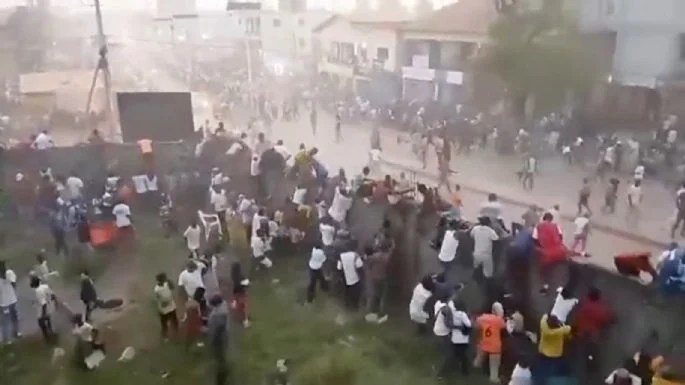 Estampida humana durante un partido de futbol en Guinea deja decenas de&nbsp;muertos