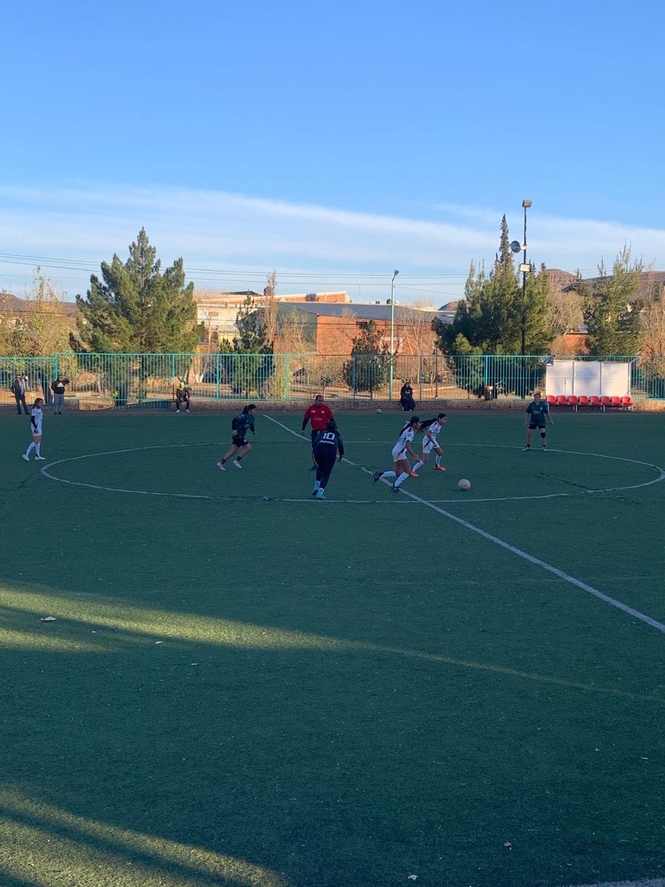 IGH Fundición pegó primero en postemporada de la Liga Burocrática de Futbol en libre&nbsp;femenil