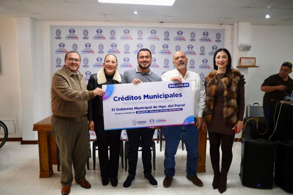 El Gobierno de Parral entregó Créditos Municipales en beneficio de 10&nbsp;emprendedores