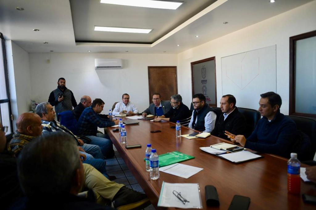 «Próximamente se daran a conocer acciones conjuntas con la JCAS y la JMAS para que a Parral no le falte agua»: Chava&nbsp;Calderón