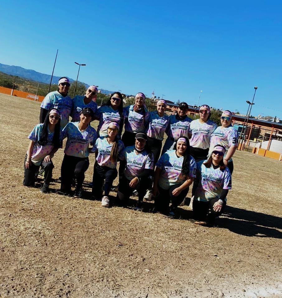 Team Claudia y Meny Mora a semifinales del softbol&nbsp;femenil.