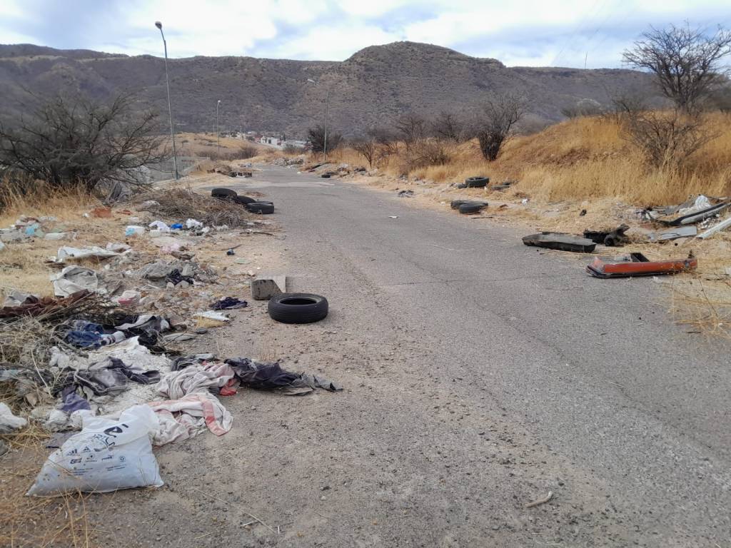 Se retiran toneladas de basura en inmediaciones del fraccionamiento Baca se urge a la conciencia&nbsp;ciudadana.