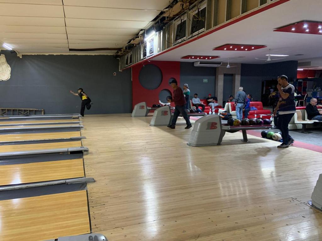 Deportivo Meny Mora, pintó de blanco a High Branding en boliche de los&nbsp;lunes