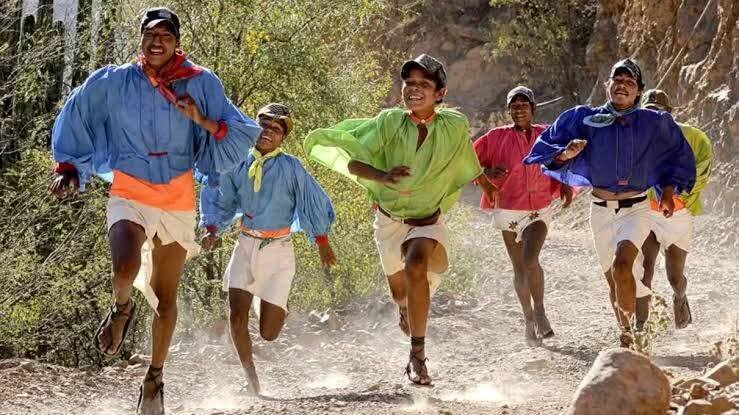 Los Rarámuri: Guardianes de la Sierra Tarahumara y su legado&nbsp;cultural