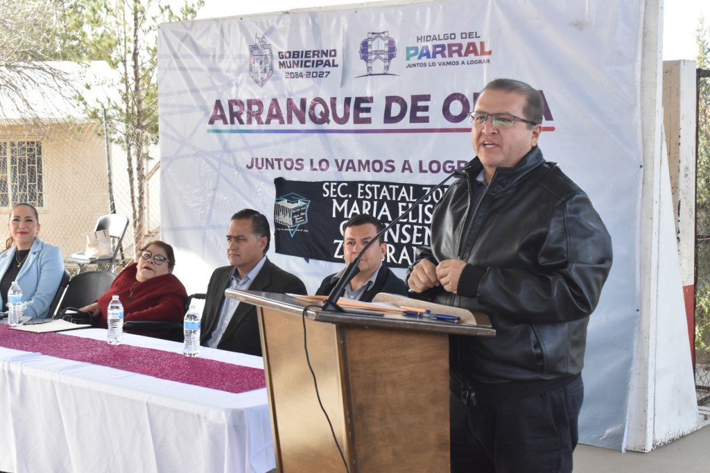 El Alcalde Chava Calderón arranca obras conjuntas de beneficio escolar por cerca de 5 millones de&nbsp;pesos.