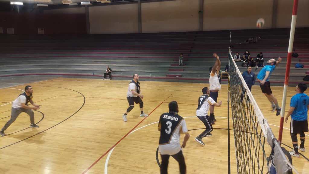 Salió con victoria el Taller Macías en el torneo de voleibol&nbsp;varonil