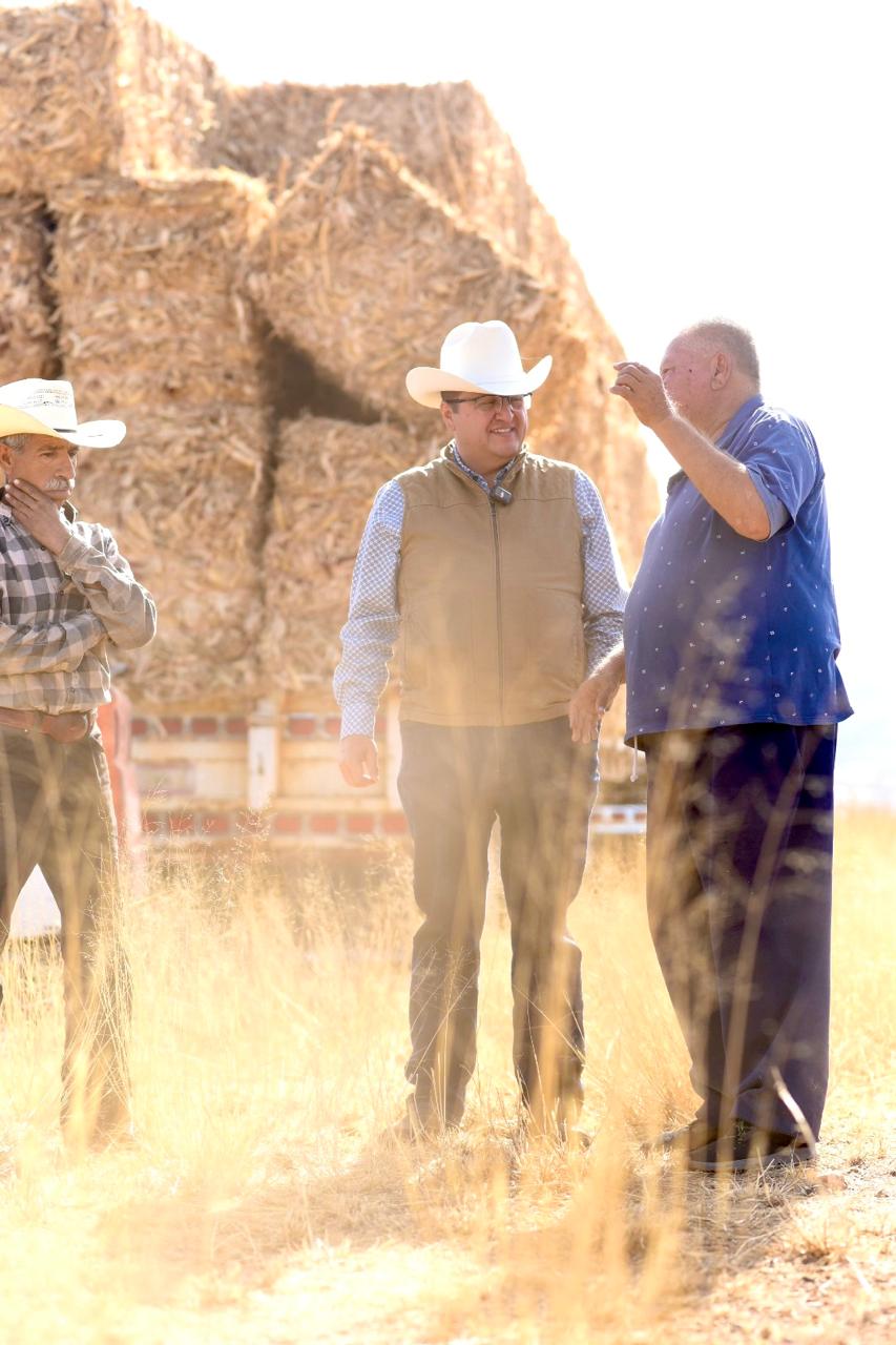 El Alcalde Chava Calderón da continuidad a la entrega de rastrojo subsidiado al 50 por&nbsp;ciento