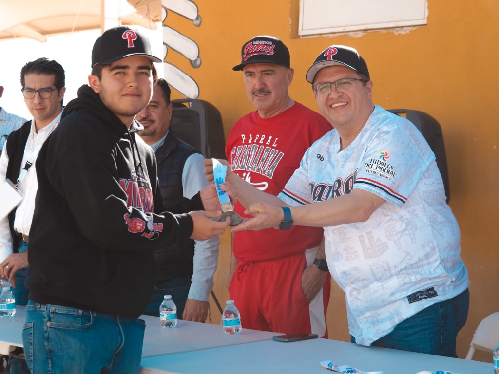 Reconoce Alcalde a talentos del softbol&nbsp;parralense.