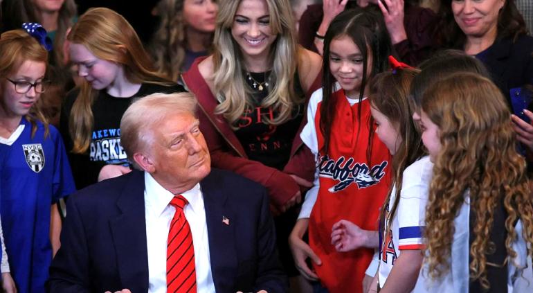 Prohíbe Trump que hombres compitan en deportes de&nbsp;mujeres