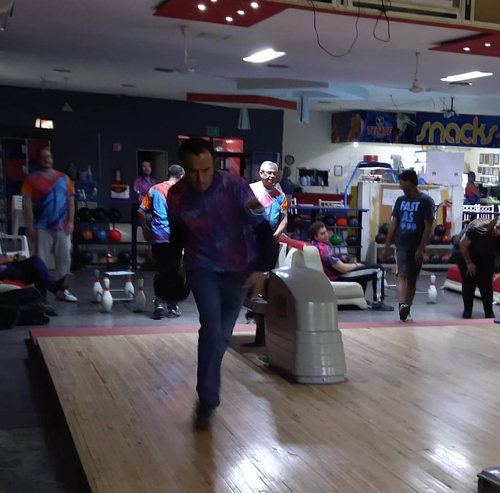 Continúa de puntero Pinturas Zaak en boliche de la Liga&nbsp;Comercial