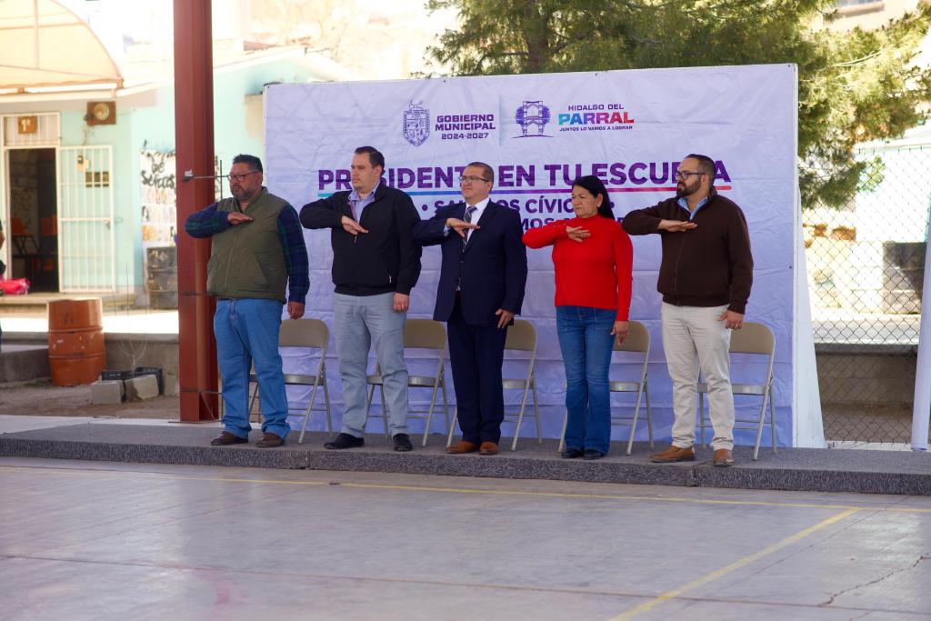 Encabeza Alcalde el saludo cívico en la primaria Insurgentes 2128 e Insurgentes&nbsp;2801