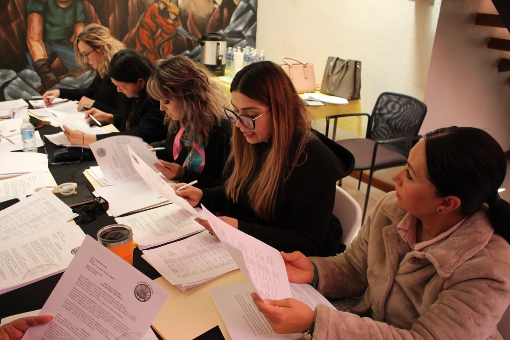 Regidores y funcionarios analizan propuestas para el Cabildo de&nbsp;Mujeres.