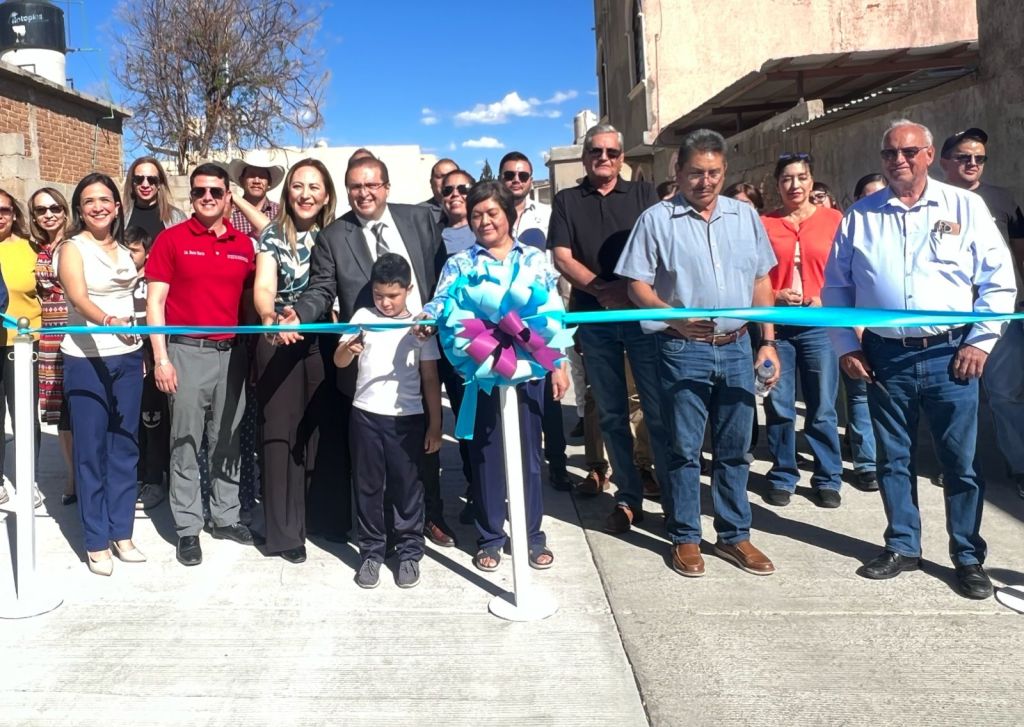 Entrega Alcalde obra de pavimentación de la calle&nbsp;Bejuquillo