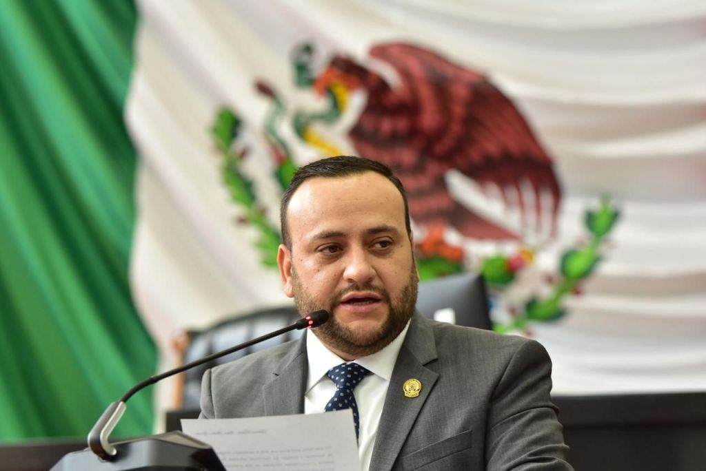 Pide Arturo Medina respetar tradiciones de pueblos originarios en&nbsp;inhumaciones