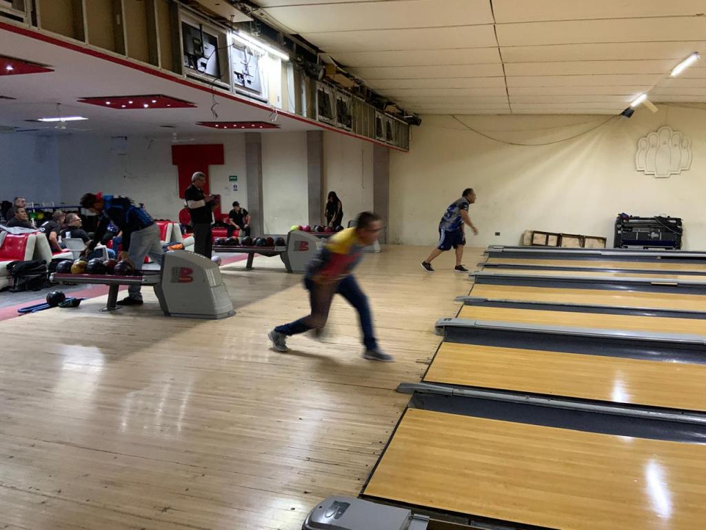 Cremería Américas, cerca del campeonato del rol regular del boliche de los&nbsp;lunes