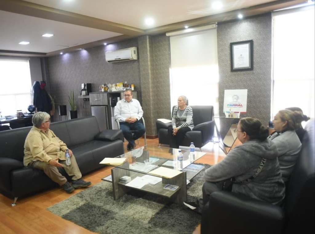 Sostiene Alcalde reunión con encargada del Centro de Atención Animal&nbsp;«Proteo»