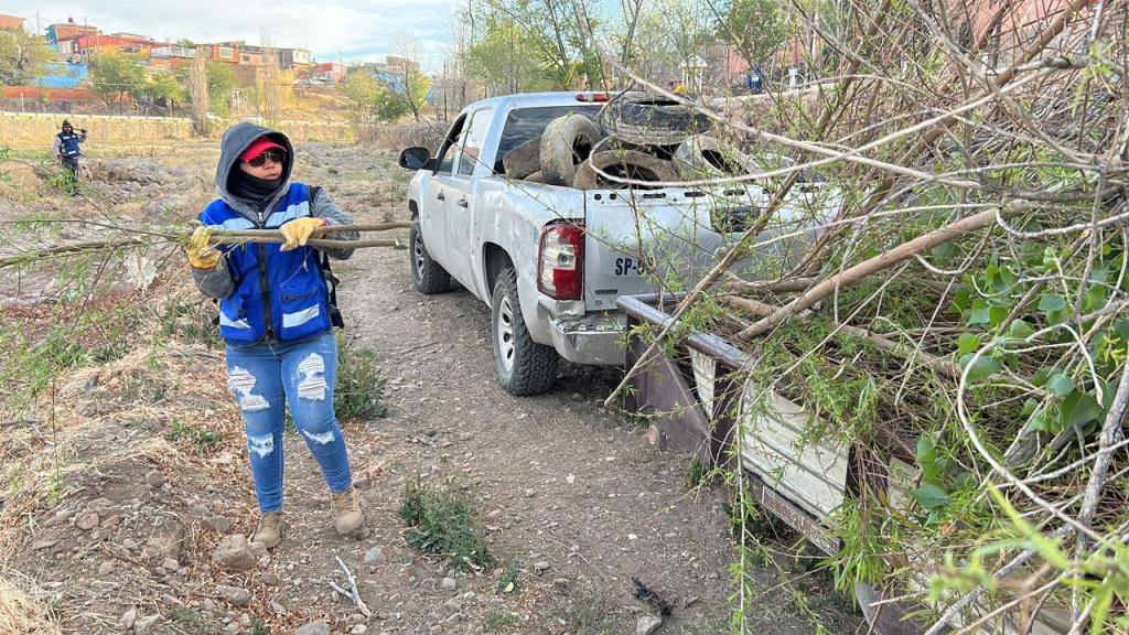 Realiza Servicios Públicos labores de limpieza en la Vialidad del&nbsp;Río