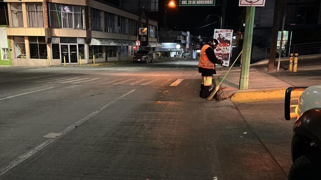 Cuadrillas de limpieza operan 24/7 para mantener en óptimas condiciones la&nbsp;ciudad