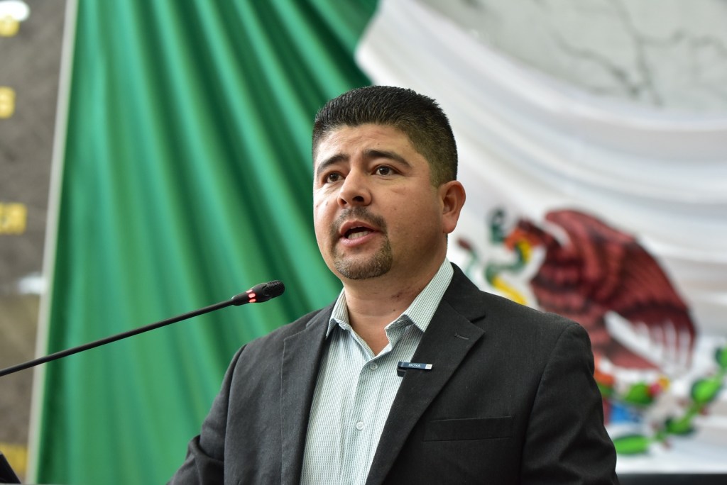 Busca Saúl Mireles tipificar el acecho como delito en el Código Penal del&nbsp;Estado