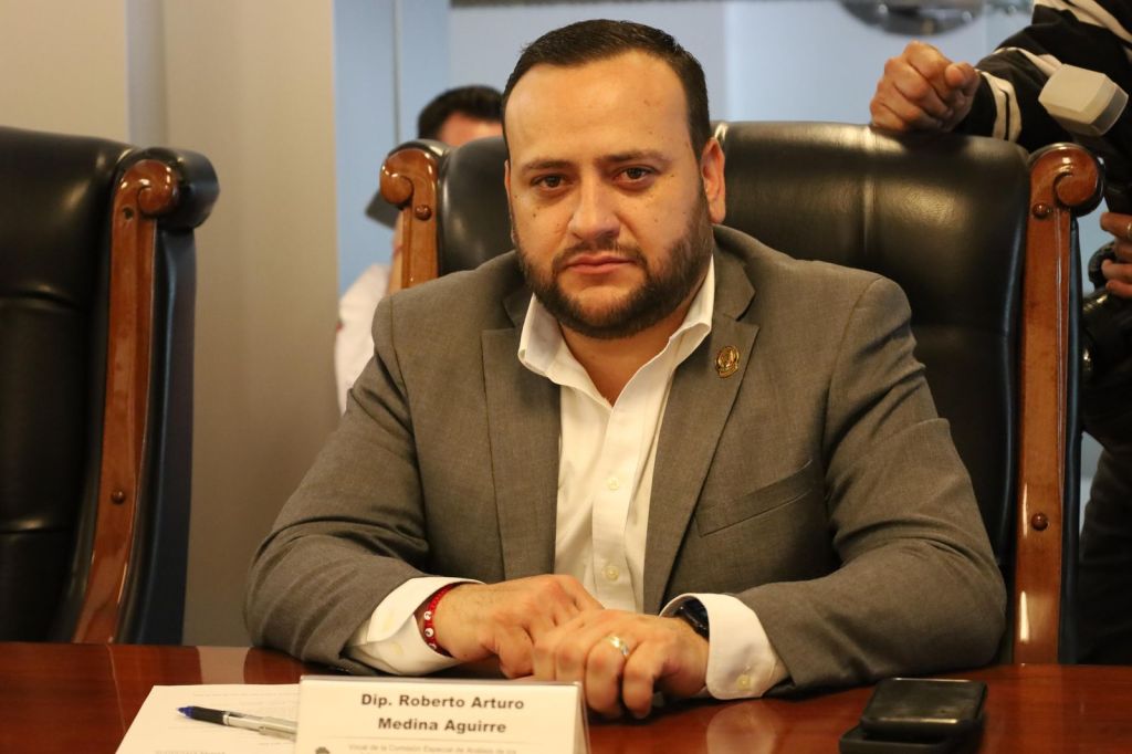 Otorgará Arturo Medina becas a hijas e hijos de fallecidos por accidente en&nbsp;Guachochi.