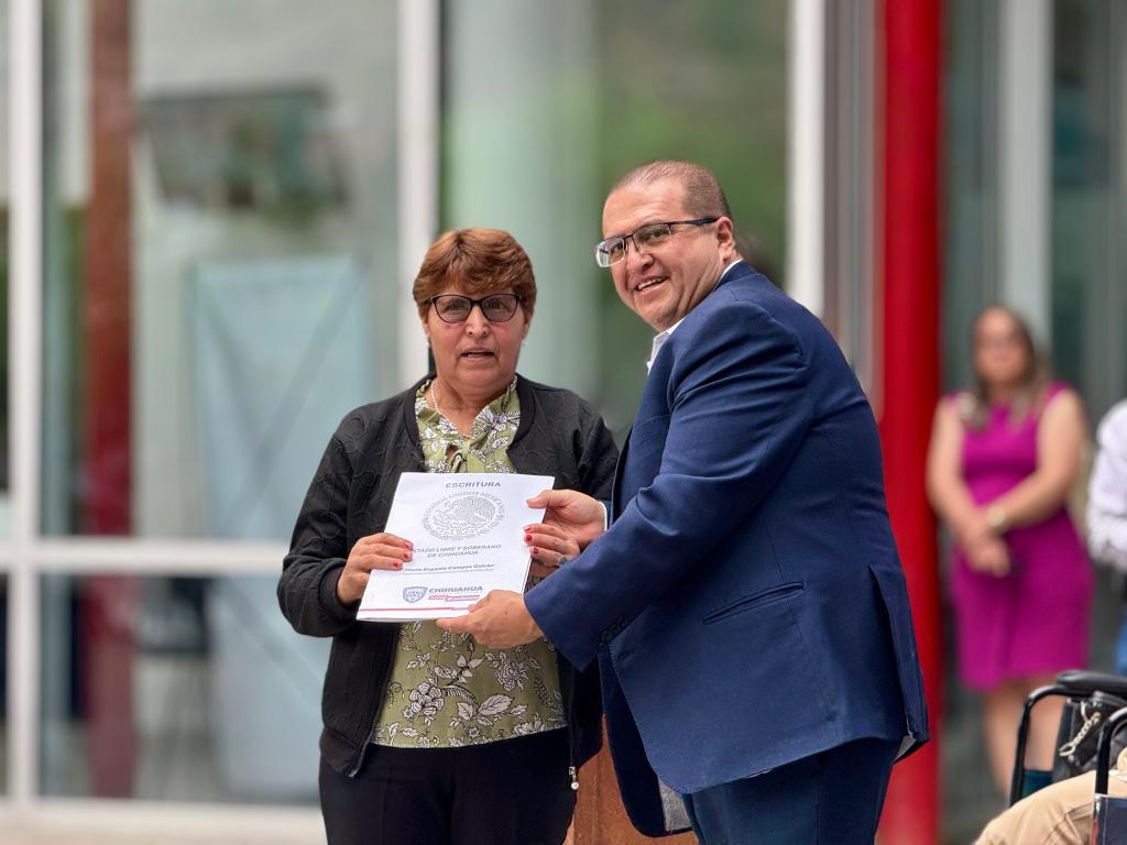 Presidente Salvador Calderón encabeza entrega de escrituras y participa en sesión de ordenamiento&nbsp;territorial