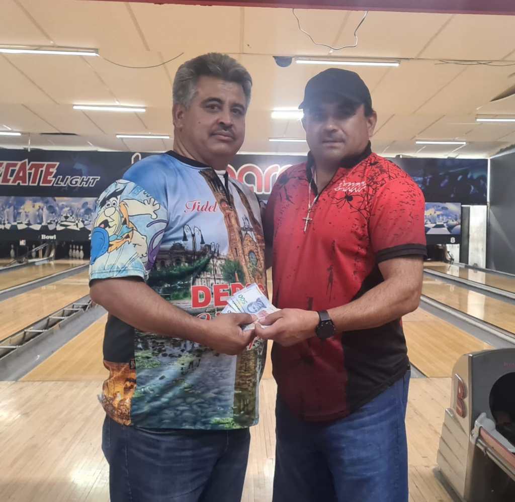 Fidel Villalpando, campeón individual de la categoría “B” del boliche de los&nbsp;lunes