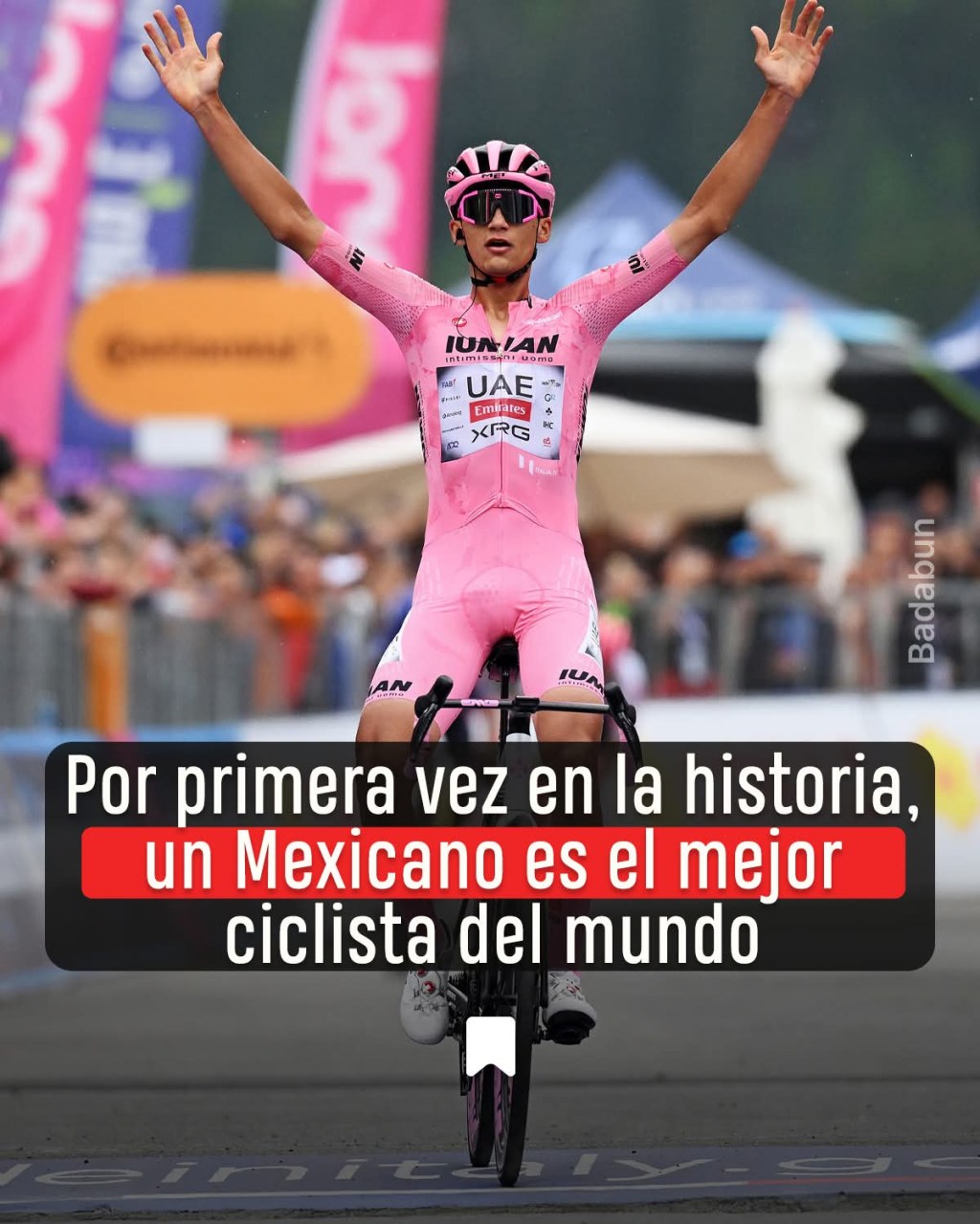 Isaac del Toro, un joven de 21 años originario de Ensenada, Baja California, acaba de hacer historia. Viene de una familia humilde, de pedalear entre calles de tierra y sueños enormes. Hoy, después de años de esfuerzo, sacrificios y kilómetros interminables, ha logrado lo que parecía imposible: convertirse en el líder absoluto del Giro de Italia, una de las competencias más duras del&nbsp;mundo.