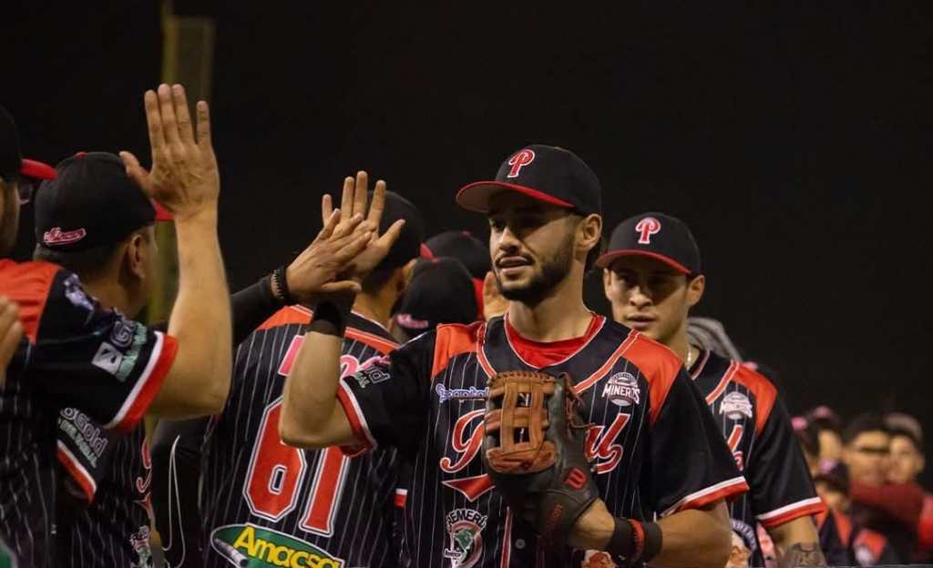 Debuta con victoria Mineros el estatal de beisbol 2025SUPERÓ A ROJOS 13 CARRERAS POR&nbsp;8