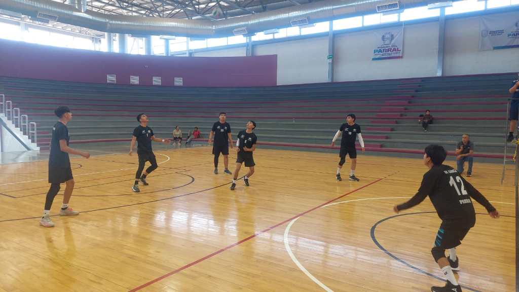 Debuta con victoria Taller Macías en voleibol&nbsp;varonil