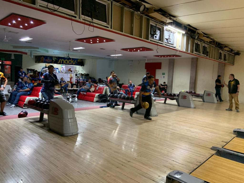 Listos semifinalistas en tradicional torneo de boliche de los&nbsp;lunes